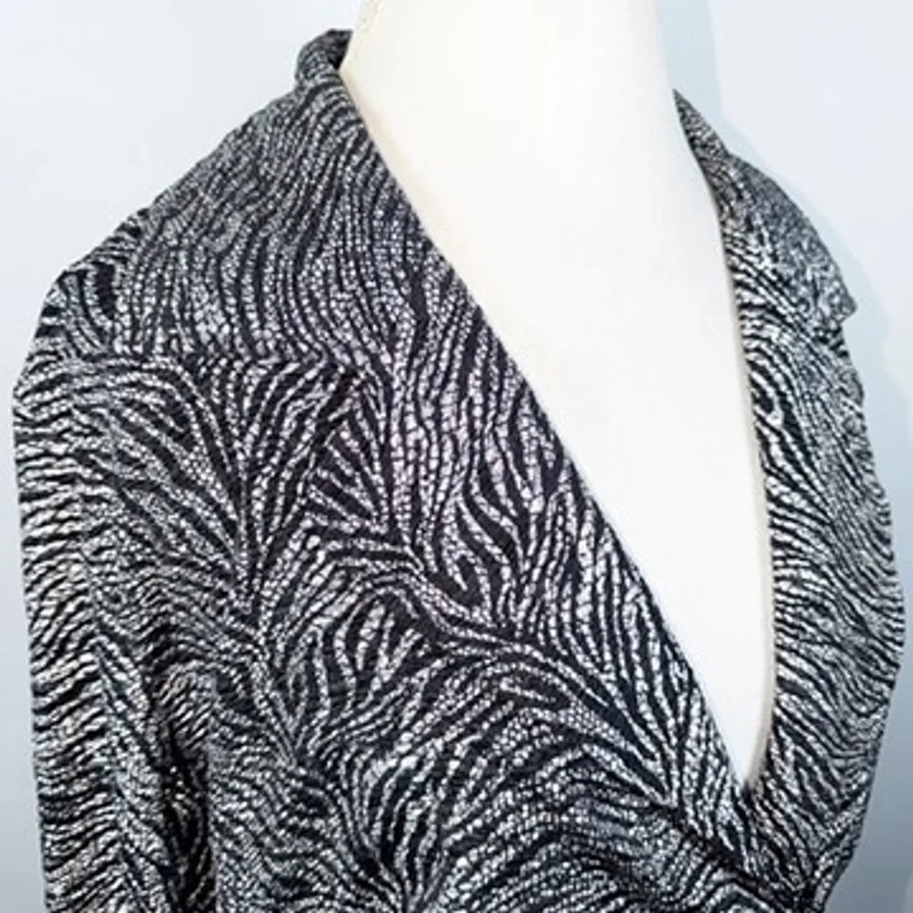 Chicos Black Silver Animal Print Moto Blazer Jacket Artsy Womens size 3 = XL